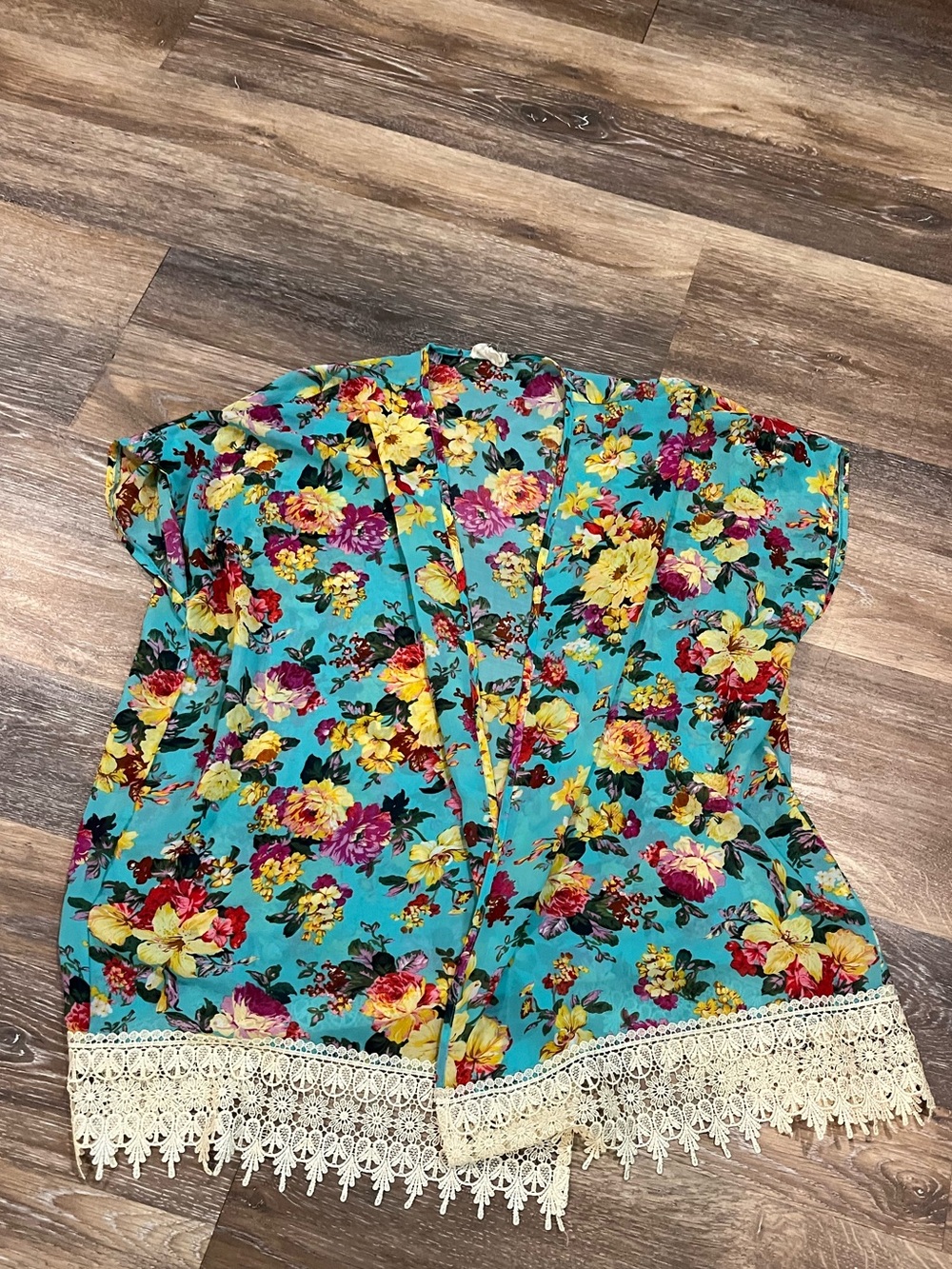 La Hearts Turquoise Floral Lace-Trim Kimono